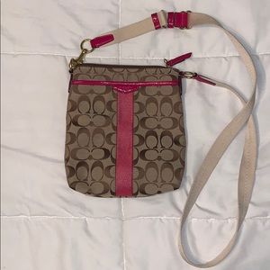 NWOT crossbody coach purse with pink detail